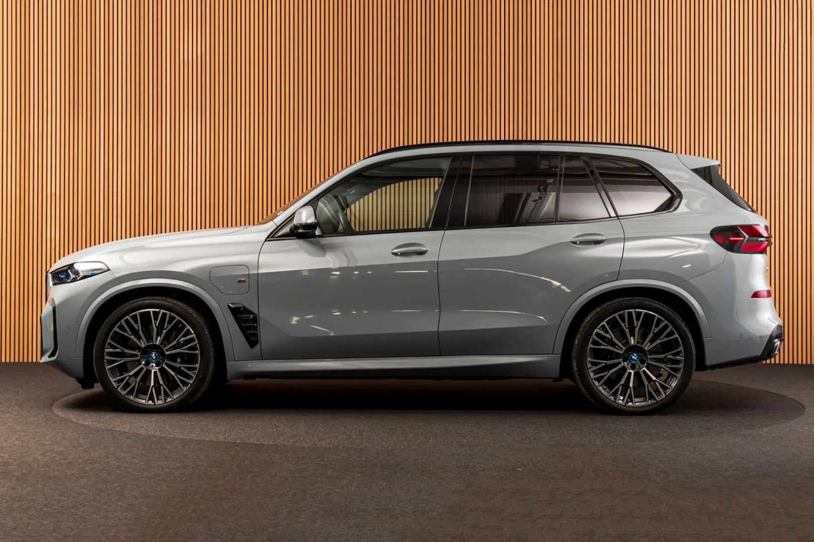 X5 Xdrive50e M-SPORT-MASSAGE-TOWB-22 -CARBON