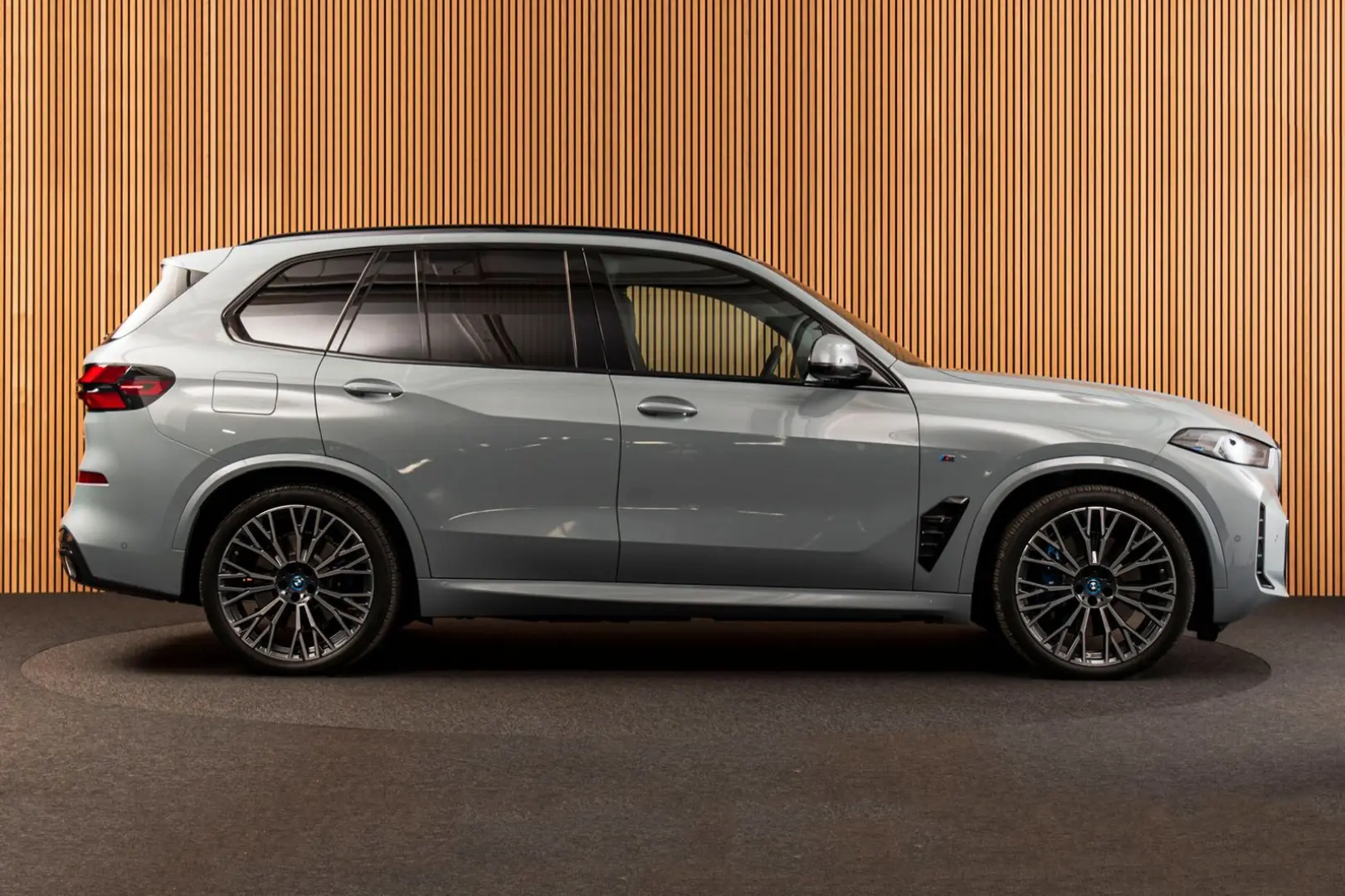X5 Xdrive50e M-SPORT-MASSAGE-TOWB-22 -CARBON