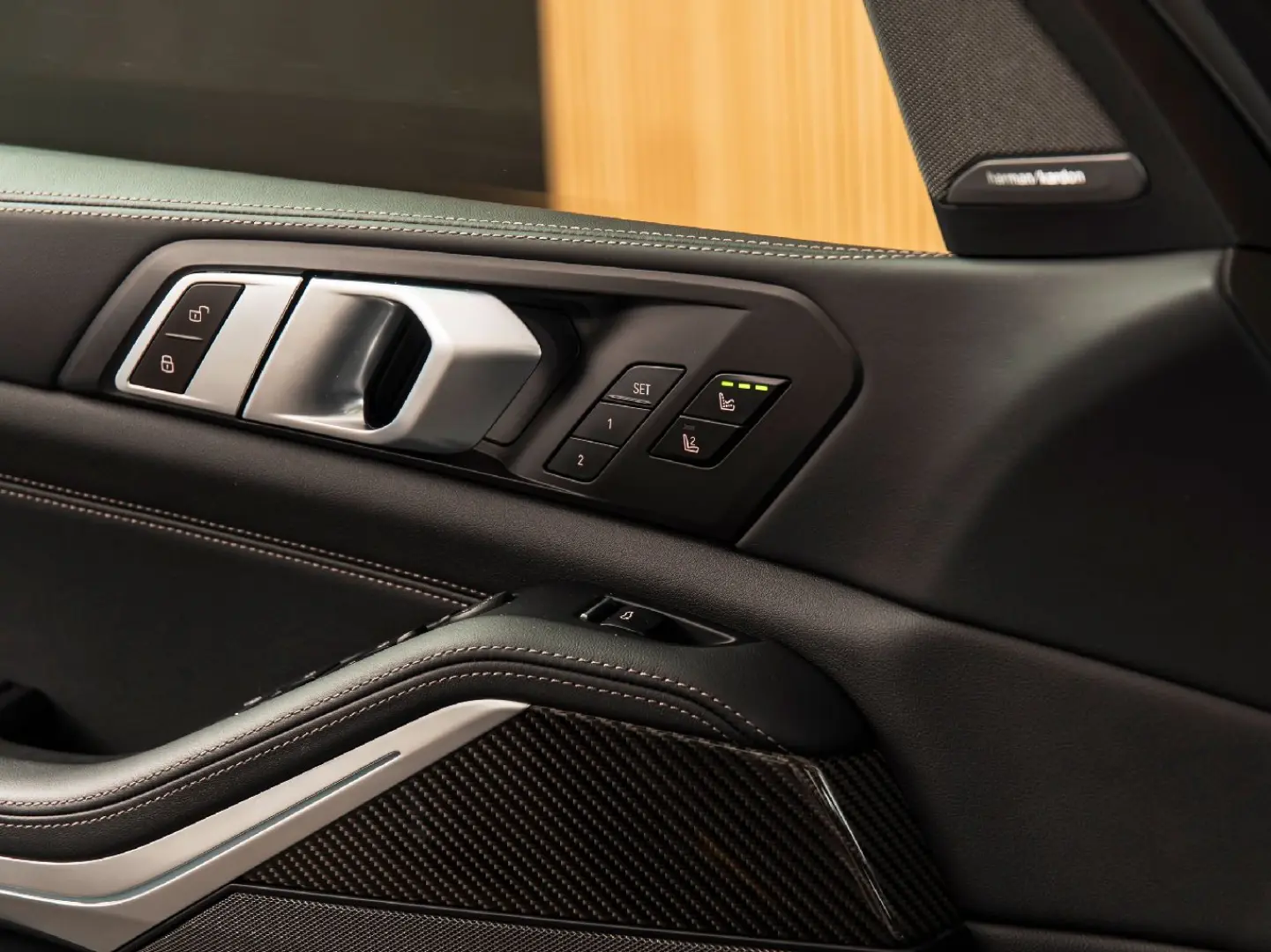 X5 Xdrive50e M-SPORT-MASSAGE-TOWB-22 -CARBON