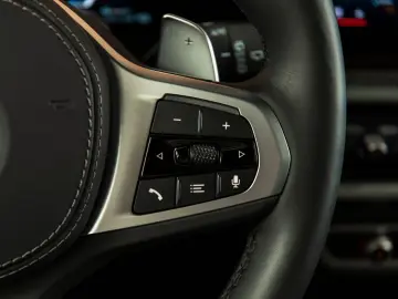 X5 Xdrive50e M-SPORT-MASSAGE-TOWB-22 -CARBON