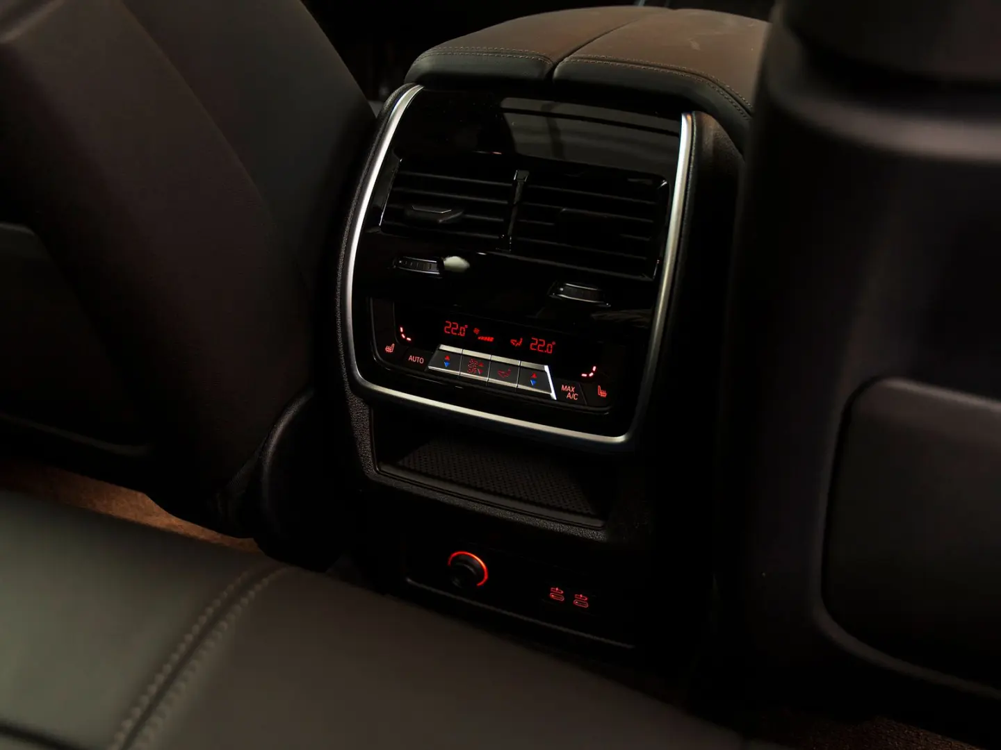 X5 Xdrive50e M-SPORT-MASSAGE-TOWB-22 -CARBON