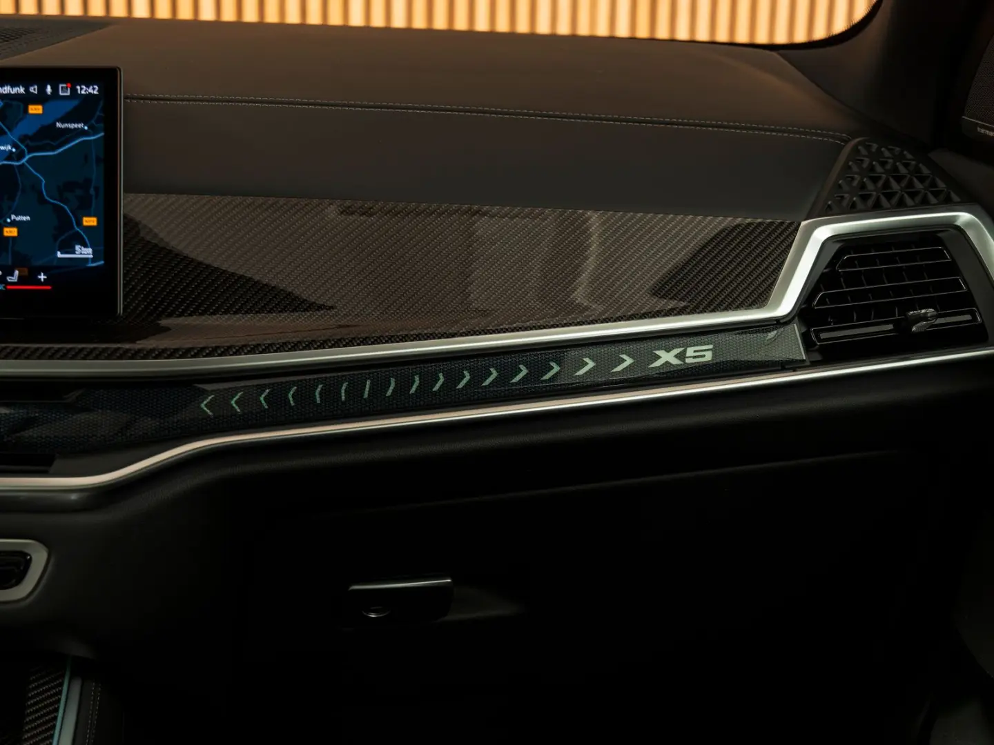 X5 Xdrive50e M-SPORT-MASSAGE-TOWB-22 -CARBON