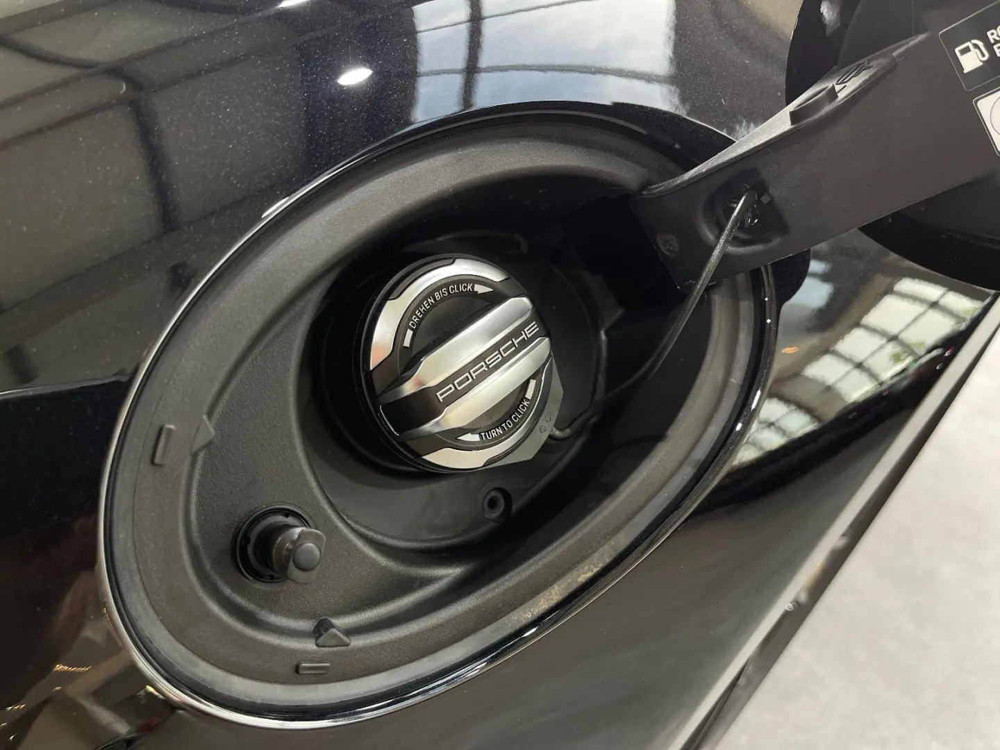 992 911 Carrera 4 GTS Cabrio Lift Carbon Burmest