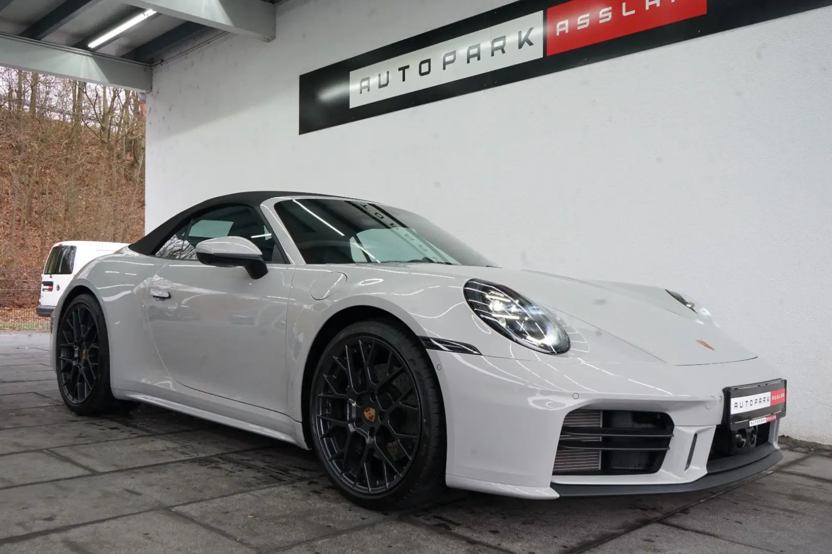 992.2 911 Cabriolet Kreide SportDesign Lift MEGA