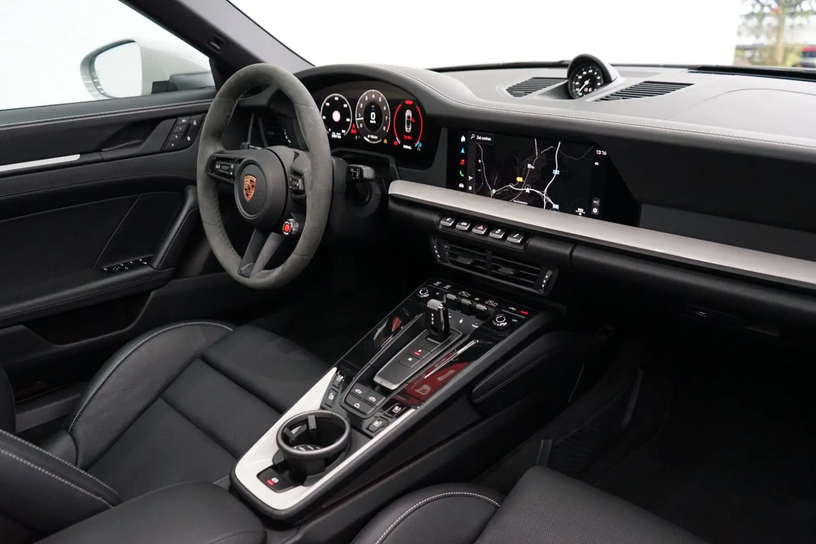 992.2 911 Cabriolet Kreide SportDesign Lift MEGA