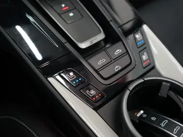 992.2 911 Cabriolet Kreide SportDesign Lift MEGA