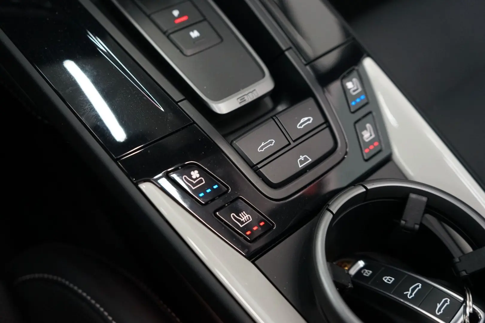 992.2 911 Cabriolet Kreide SportDesign Lift MEGA