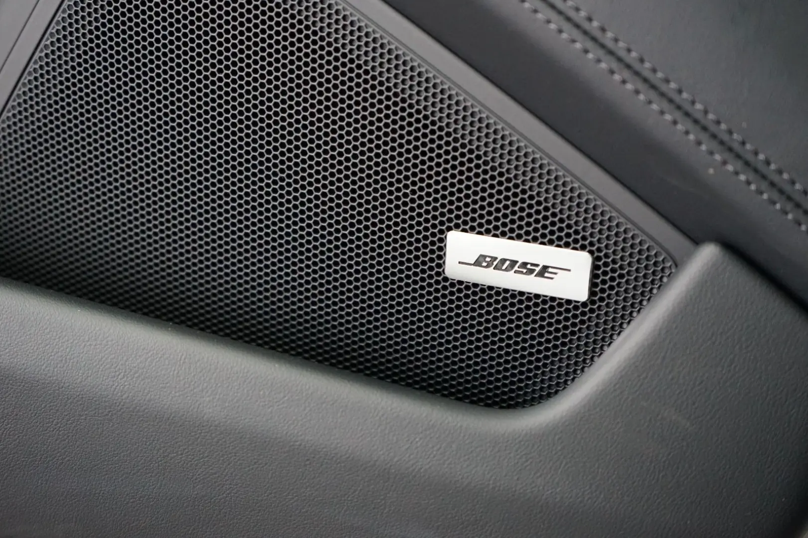 992.2 911 Cabriolet Kreide SportDesign Lift MEGA