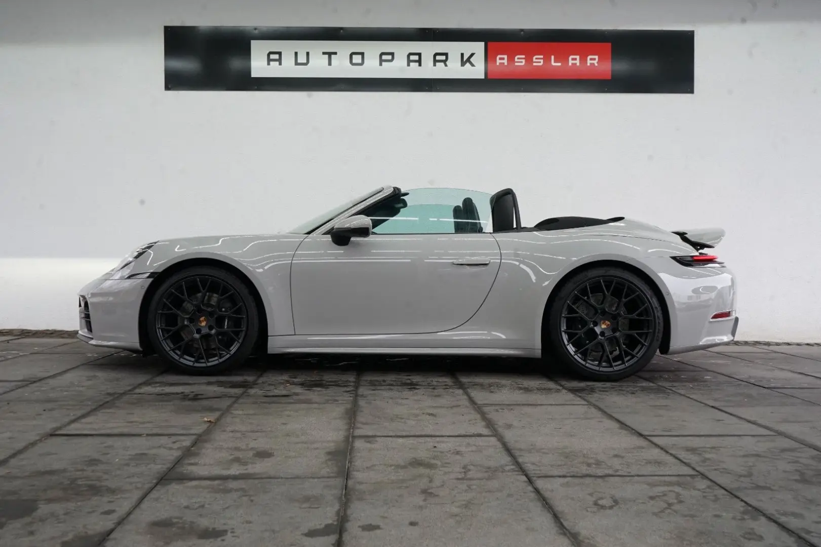 992.2 911 Cabriolet Kreide SportDesign Lift MEGA