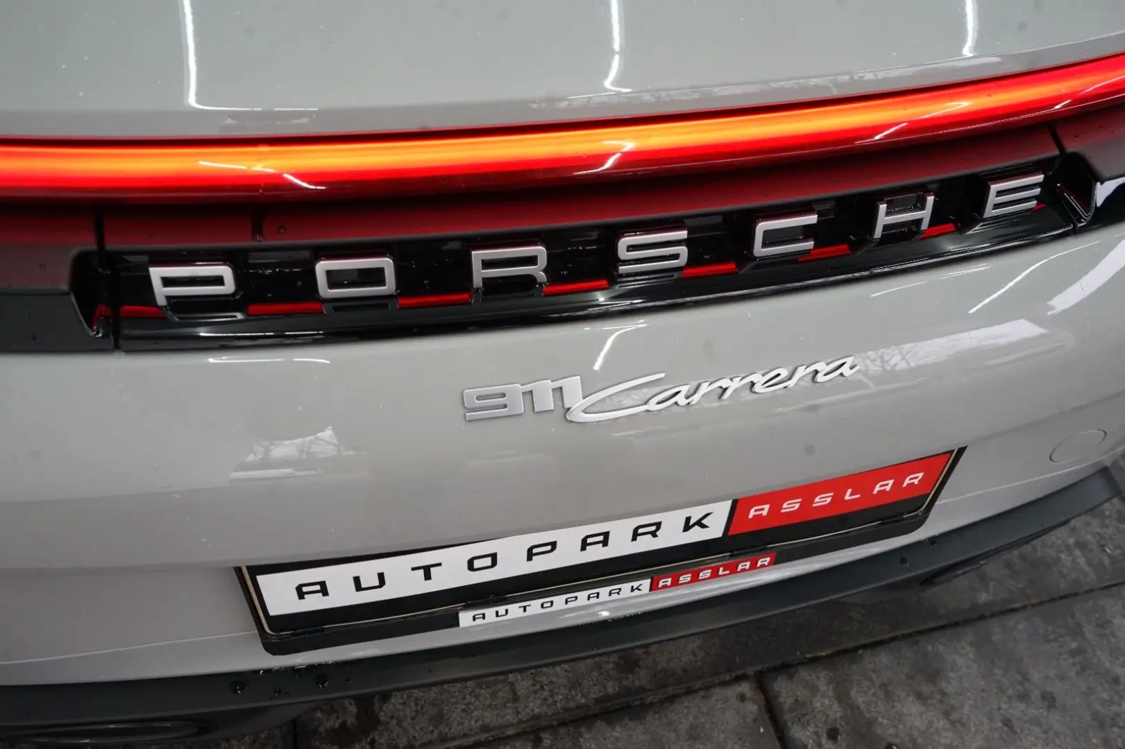 992.2 911 Cabriolet Kreide SportDesign Lift MEGA