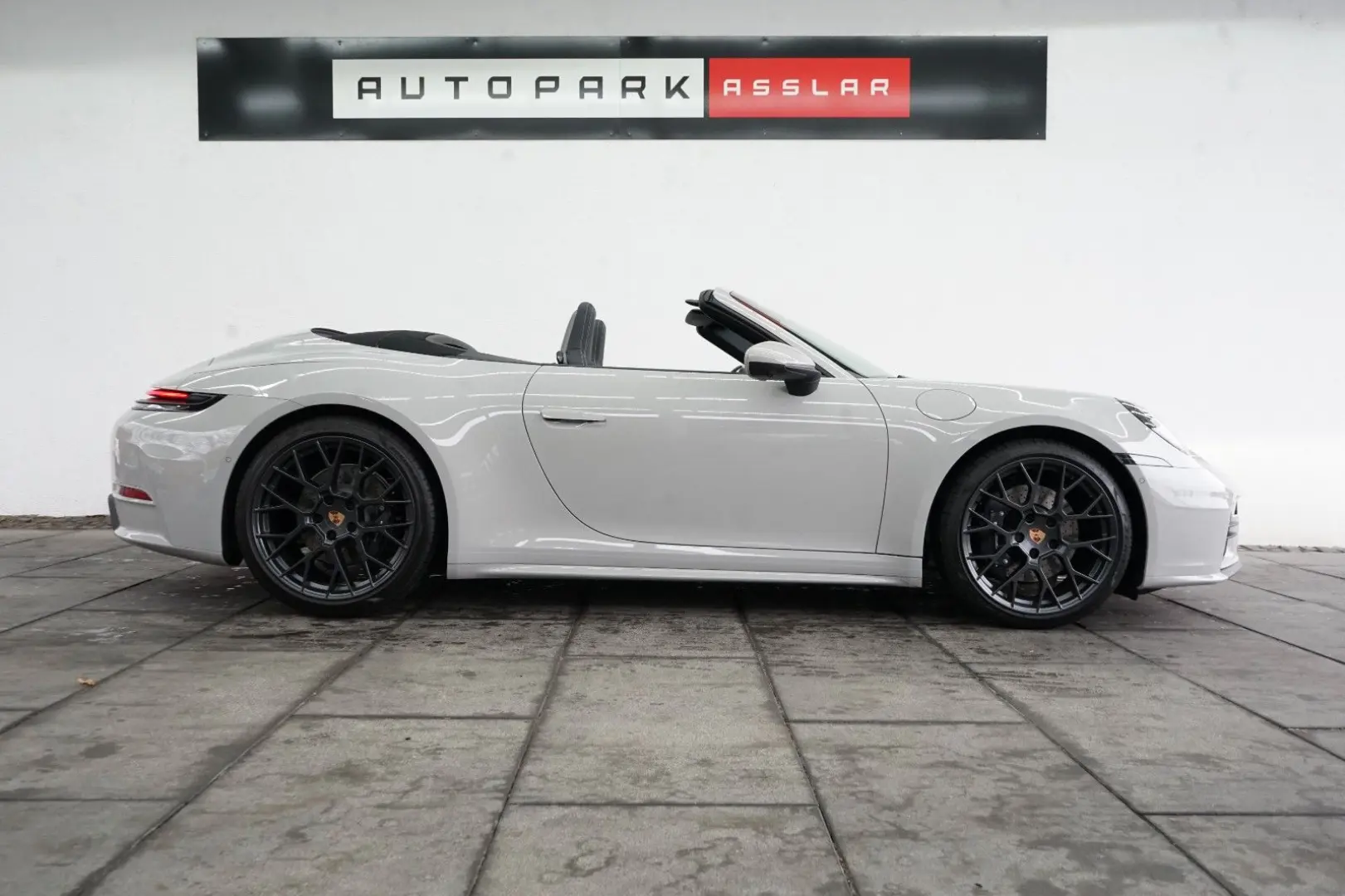 992.2 911 Cabriolet Kreide SportDesign Lift MEGA