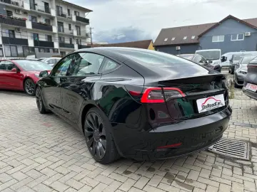 Tesla Model 3 Performance