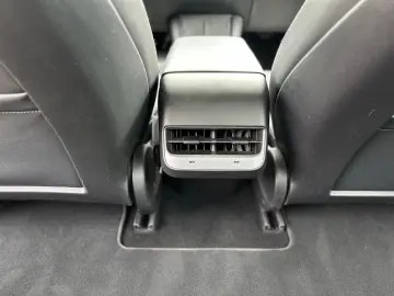 Tesla Model 3 Performance