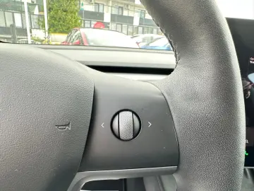 Tesla Model 3 Performance