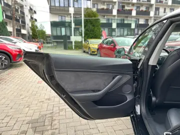 Tesla Model 3 Performance