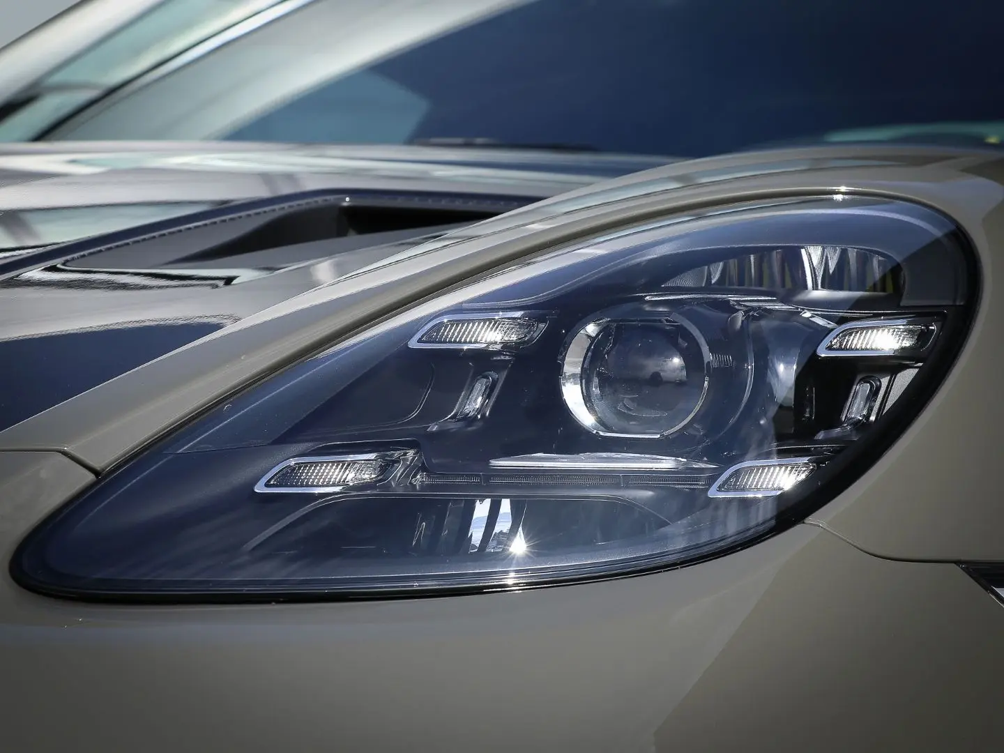 Cayman 718 GT4 RS Weissach-Paket Alexgrau PCCB