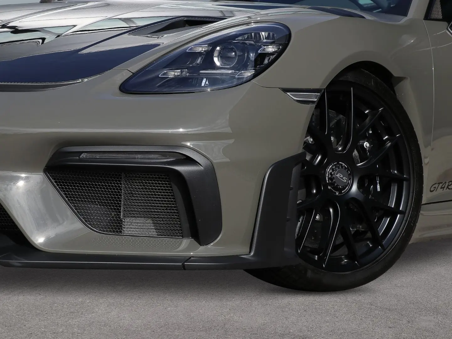 Cayman 718 GT4 RS Weissach-Paket Alexgrau PCCB