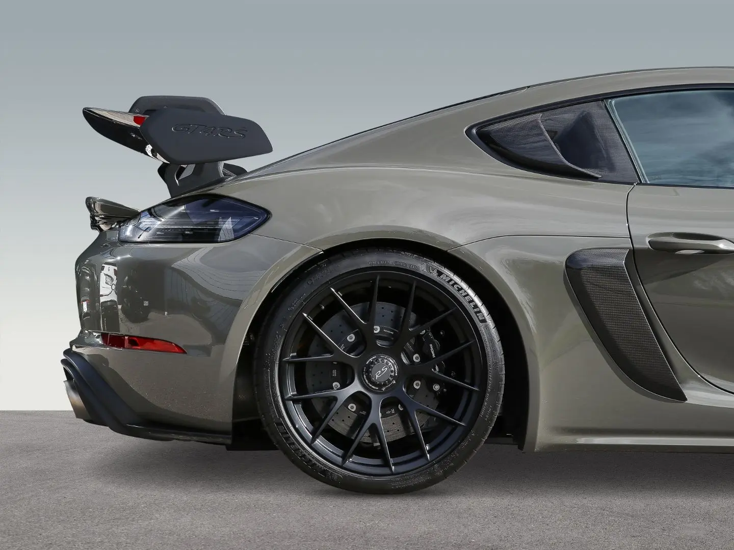 Cayman 718 GT4 RS Weissach-Paket Alexgrau PCCB