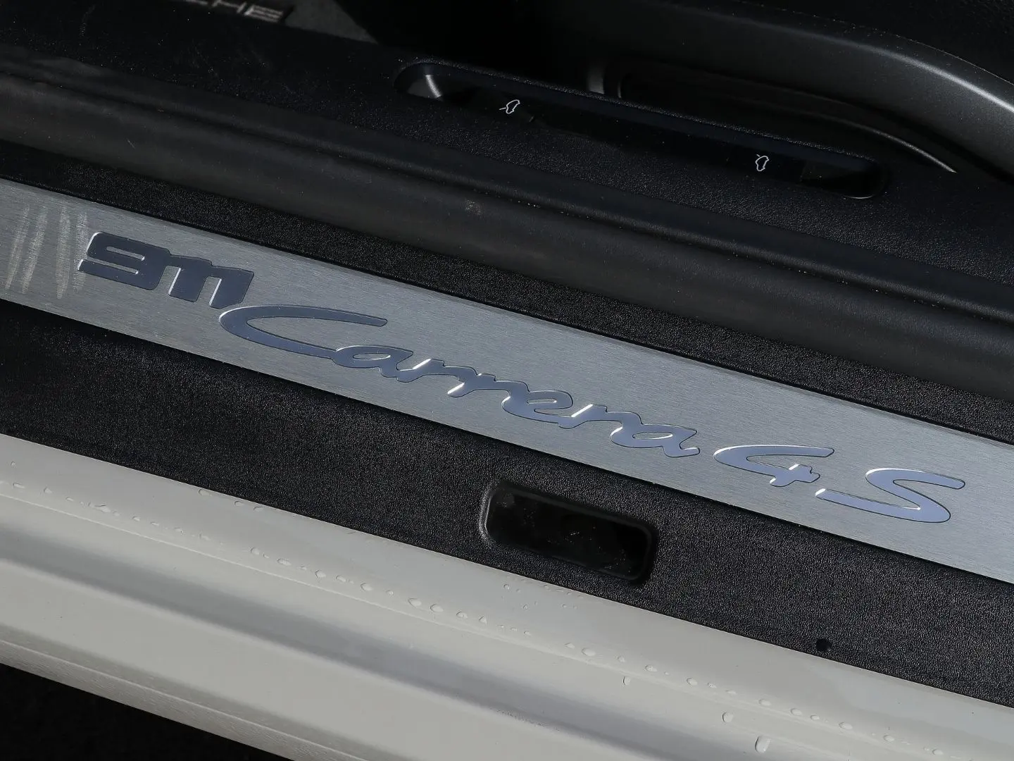 992 911 Carrera 4S Cabrio s Surround-View LED