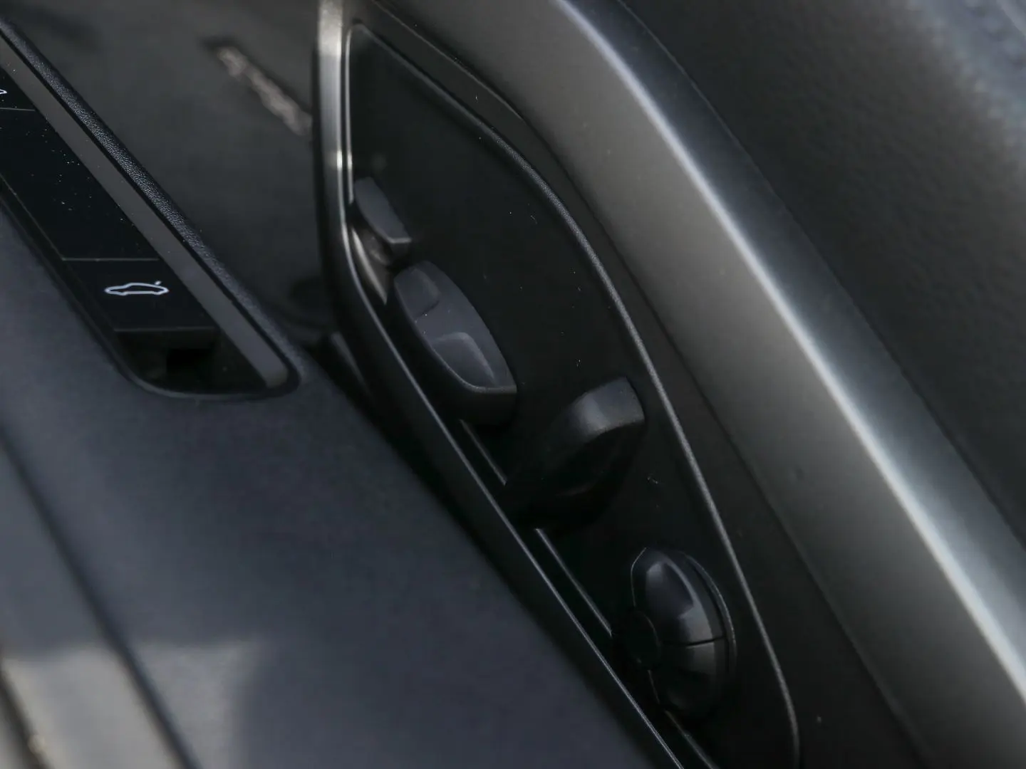 992 911 Carrera 4S Cabrio s Surround-View LED