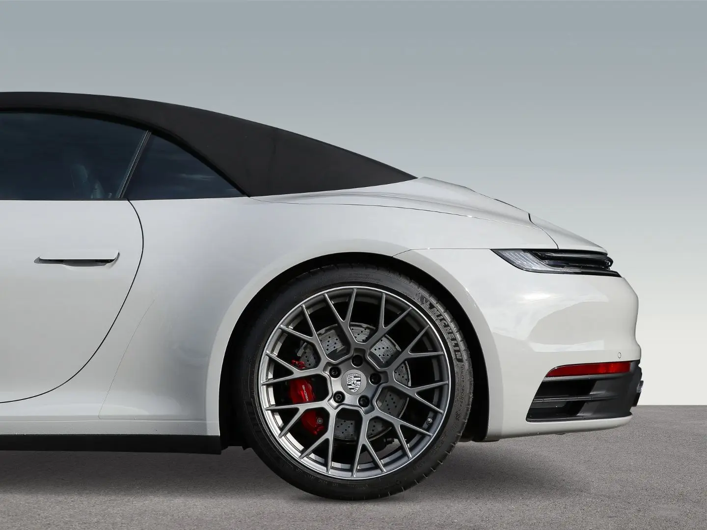 992 911 Carrera 4S Cabrio s Surround-View LED