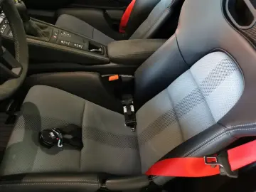 Cayman GT4 RSWeissach Clubsport LED Approved