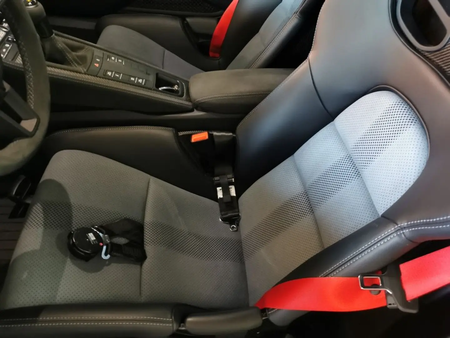 Cayman GT4 RSWeissach Clubsport LED Approved