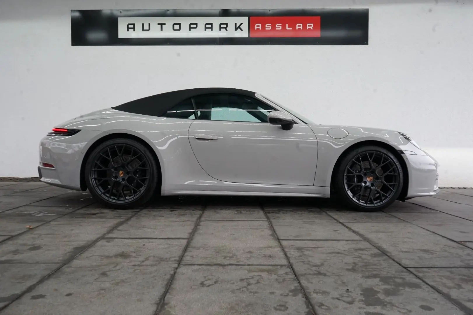 992.2 911 Cabriolet Kreide SportDesign Lift MEGA