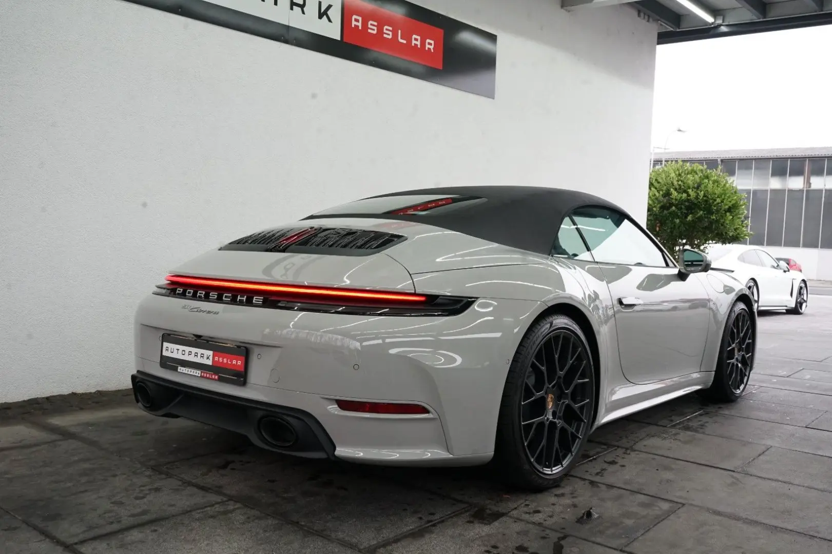 992.2 911 Cabriolet Kreide SportDesign Lift MEGA