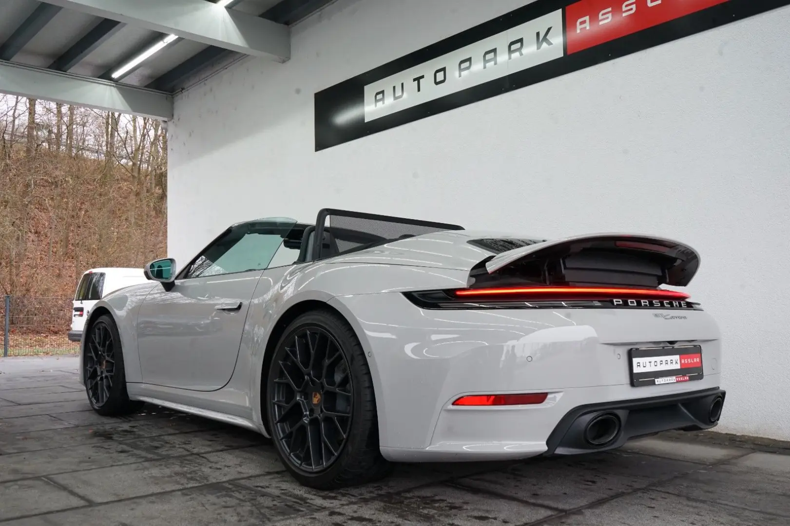 992.2 911 Cabriolet Kreide SportDesign Lift MEGA