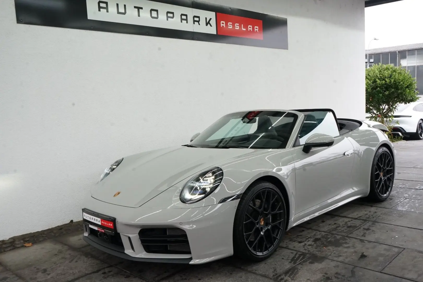 992.2 911 Cabriolet Kreide SportDesign Lift MEGA