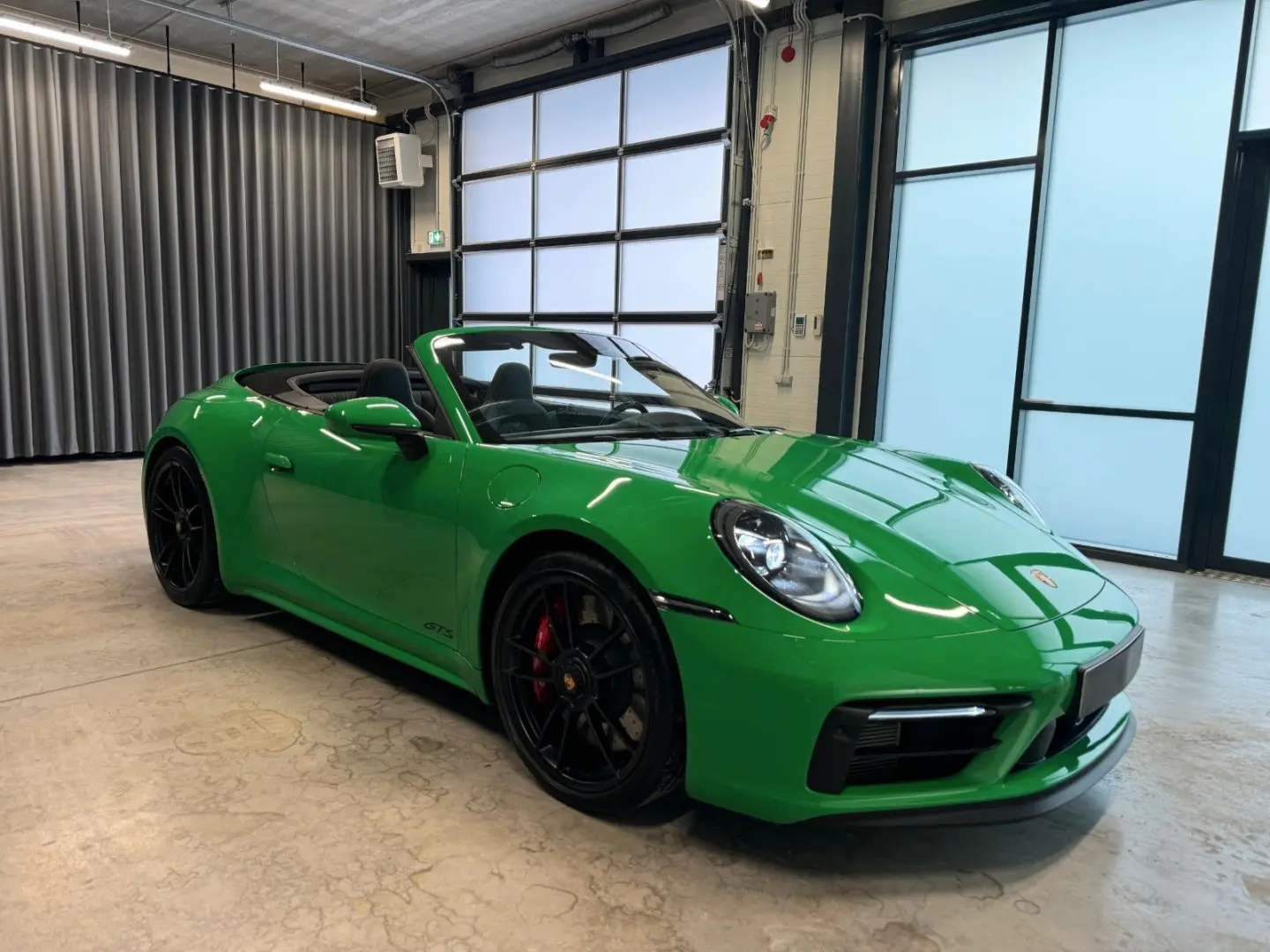 992 911 Carrera 4 GTS Cabriolet