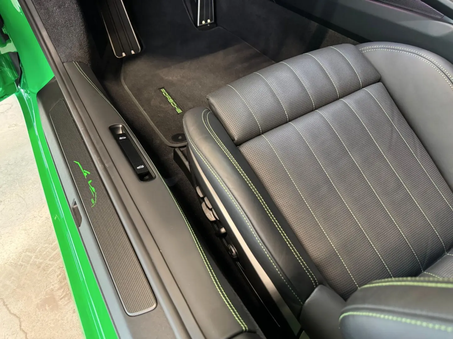 992 911 Carrera 4 GTS Cabriolet