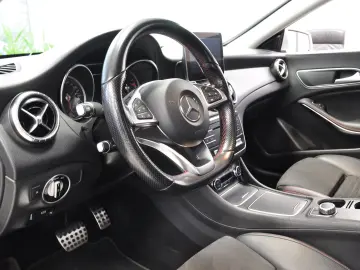 Mercedes Benz CLA 180i AT AMG Apple Android