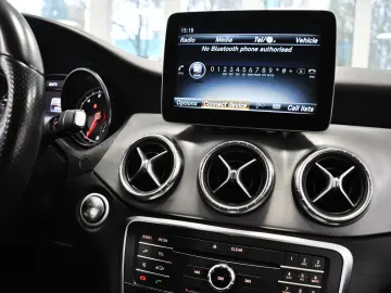 Mercedes Benz CLA 180i AT AMG Apple Android