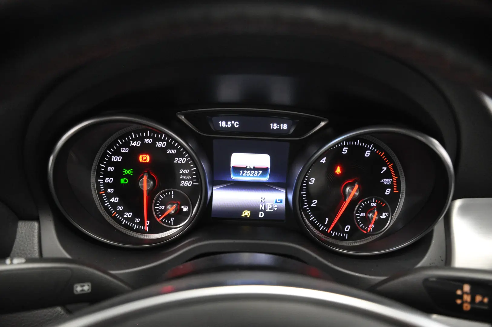 Mercedes Benz CLA 180i AT AMG Apple Android