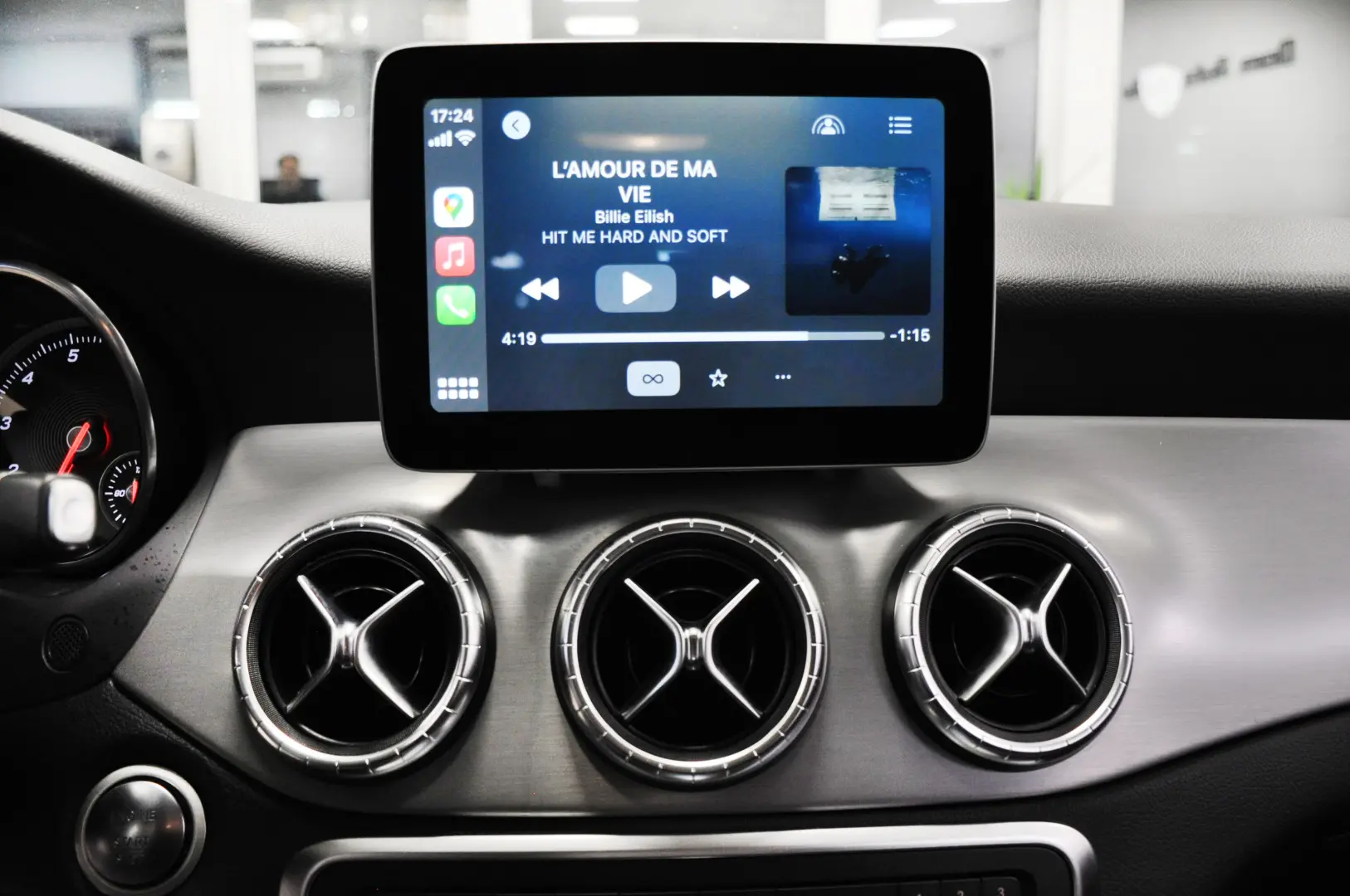 Mercedes Benz CLA 180i AT AMG Apple Android