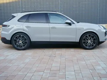 Cayenne E-Hybrid  KREIDE INNO LUFT