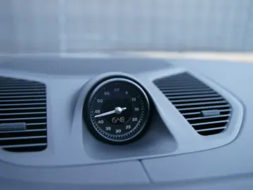 Cayenne E-Hybrid  KREIDE INNO LUFT