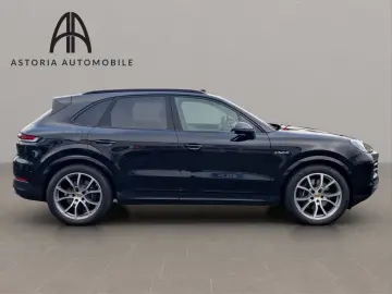 Cayenne E-Hybrid BiColor HALenkung PDCC Pano 21z