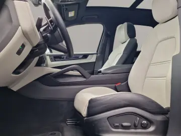 Cayenne E-Hybrid BiColor HALenkung PDCC Pano 21z