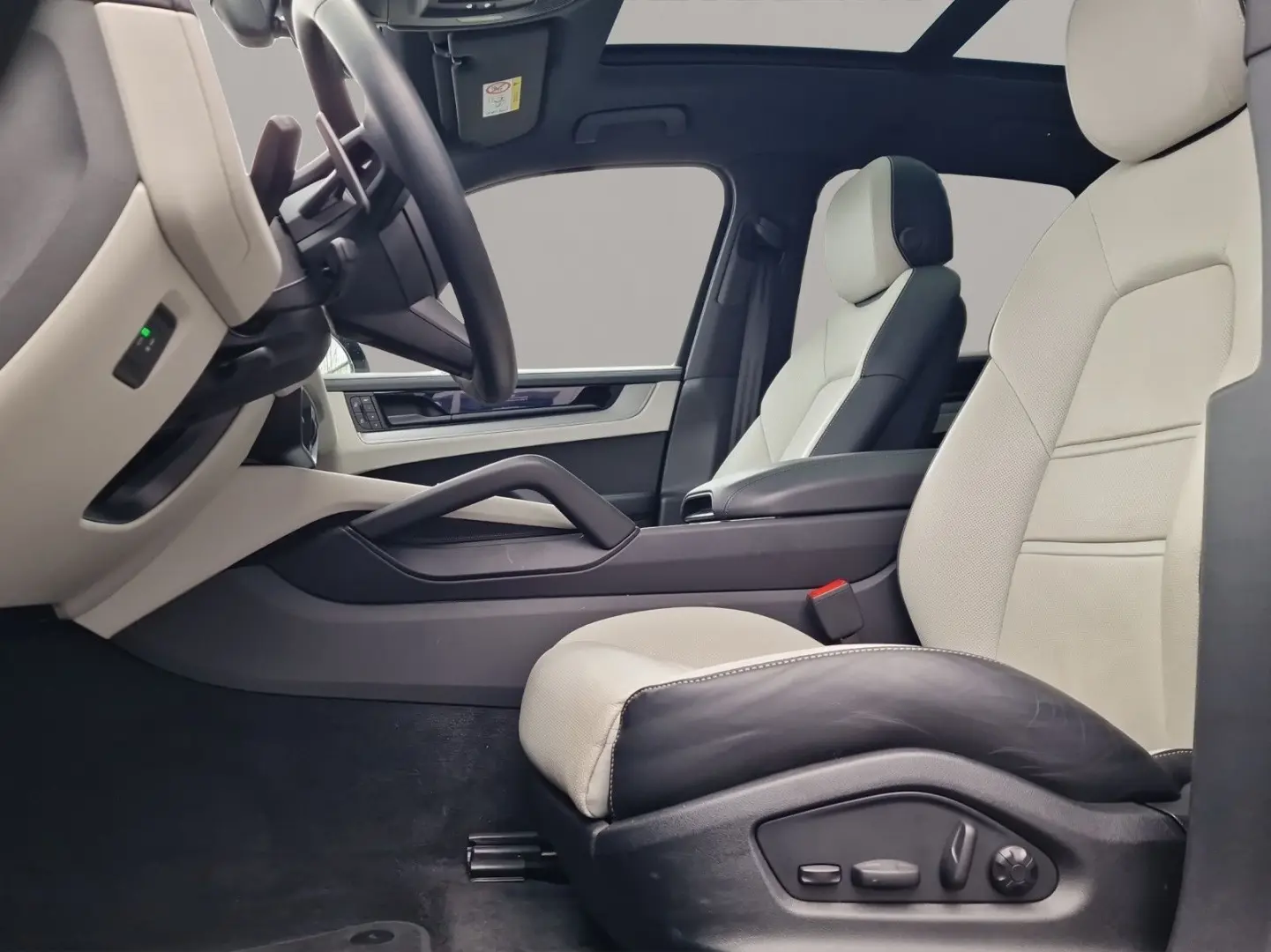 Cayenne E-Hybrid BiColor HALenkung PDCC Pano 21z