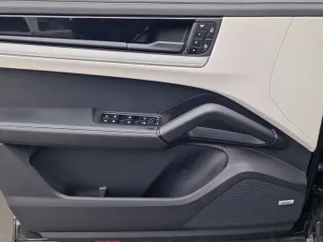 Cayenne E-Hybrid BiColor HALenkung PDCC Pano 21z