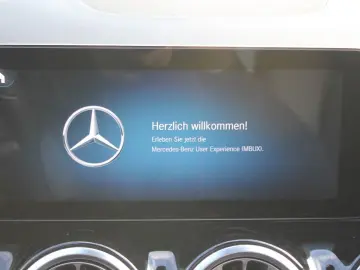 EQA 250 PANO HUD ACC WideScreen 19.197 € NETTO