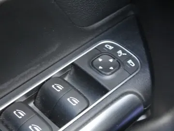 EQA 250 PANO HUD ACC WideScreen 19.197 € NETTO