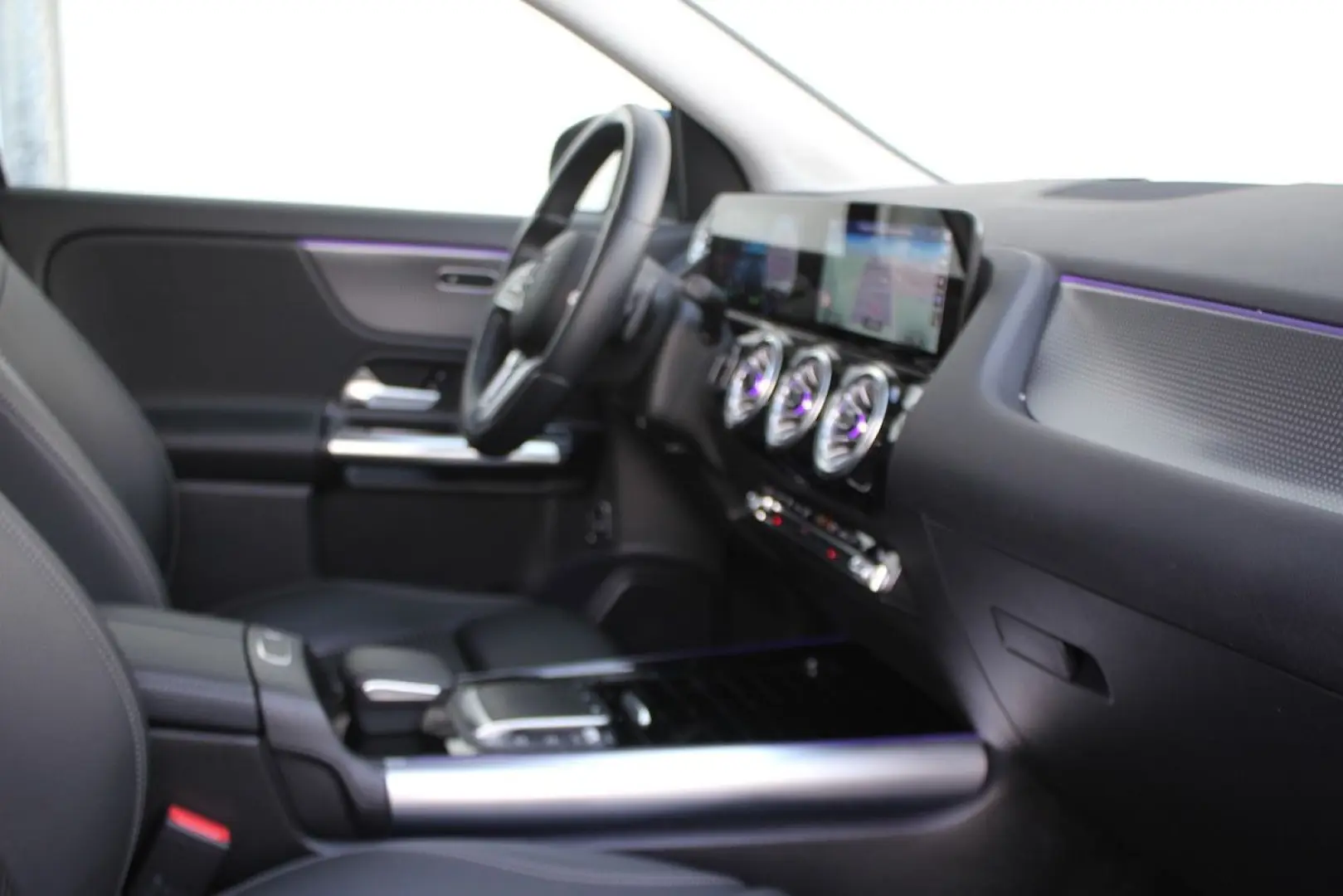 EQA 250 PANO HUD ACC WideScreen 19.197 € NETTO