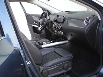 EQA 250 PANO HUD ACC WideScreen 19.197 € NETTO