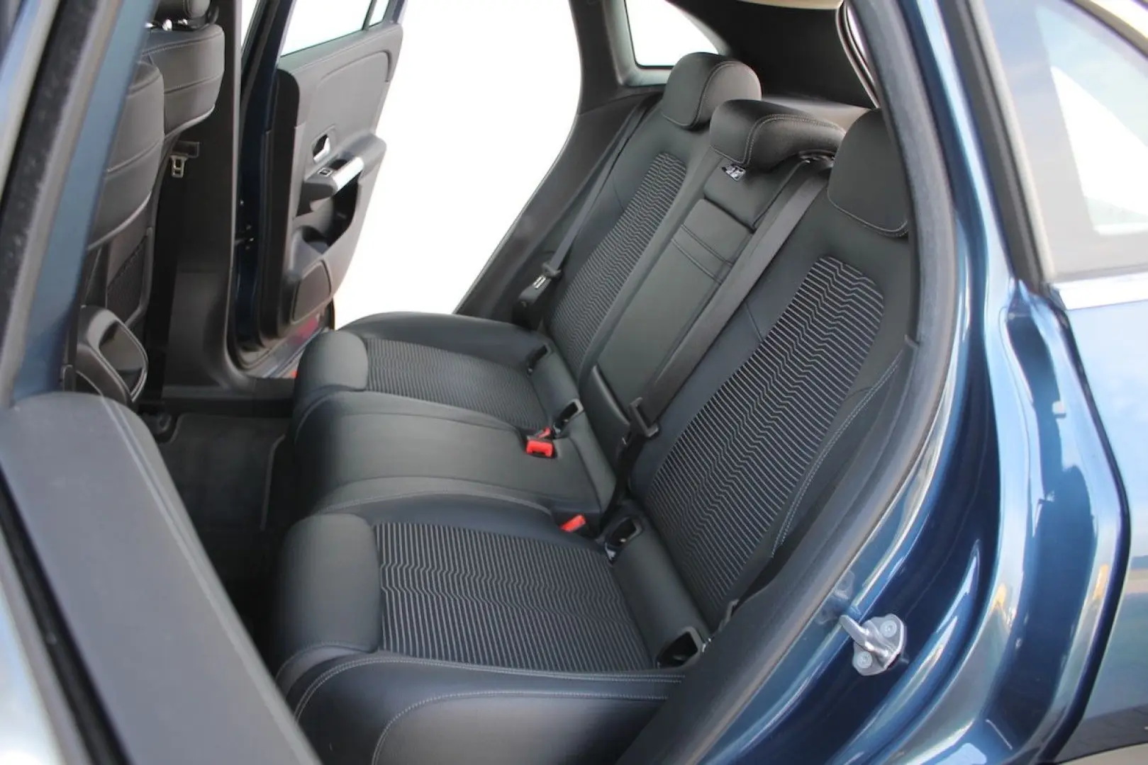 EQA 250 PANO HUD ACC WideScreen 19.197 € NETTO