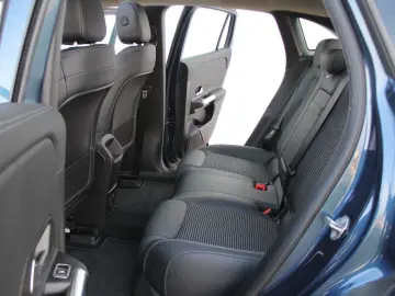 EQA 250 PANO HUD ACC WideScreen 19.197 € NETTO