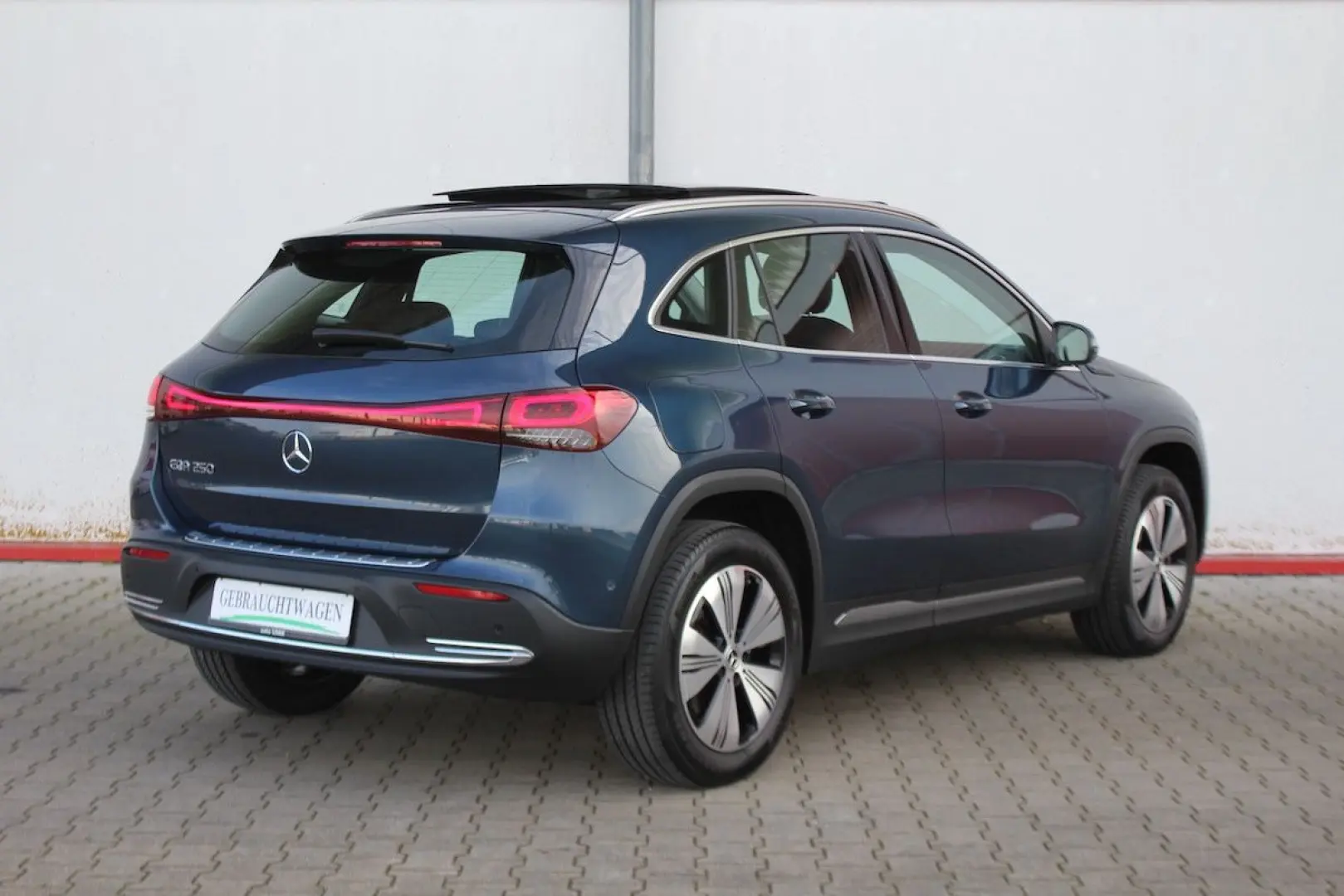 EQA 250 PANO HUD ACC WideScreen 19.197 € NETTO